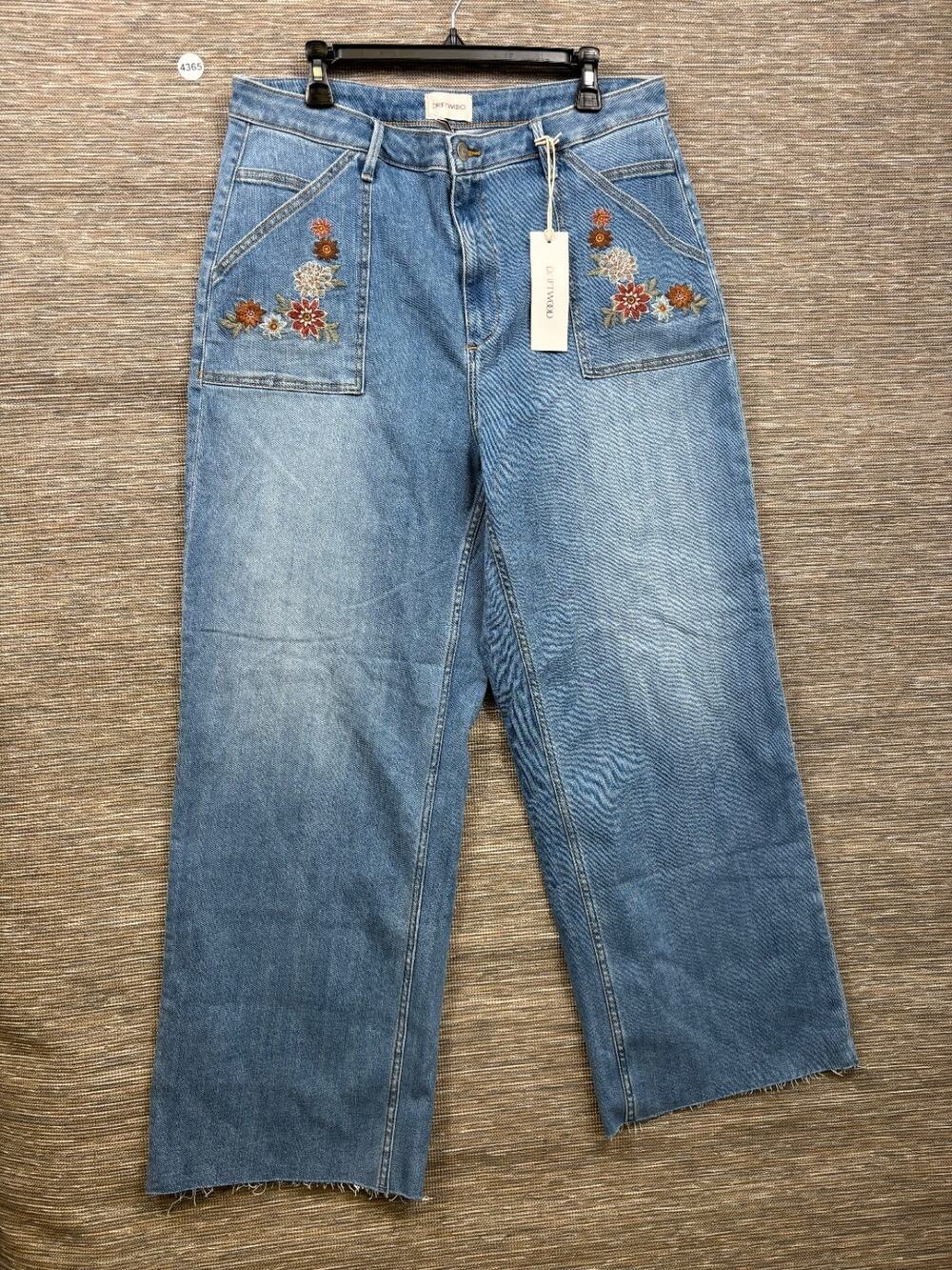 Driftwood Jeans Taylor Straight Relaxed Jeans Sz 18 Blue Floral Embroidered NEW